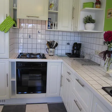 Elegant Villa With Bubble Bath, Cleaning Included בית נופש
