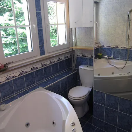 Elegant Villa With Bubble Bath, Cleaning Included בוילון